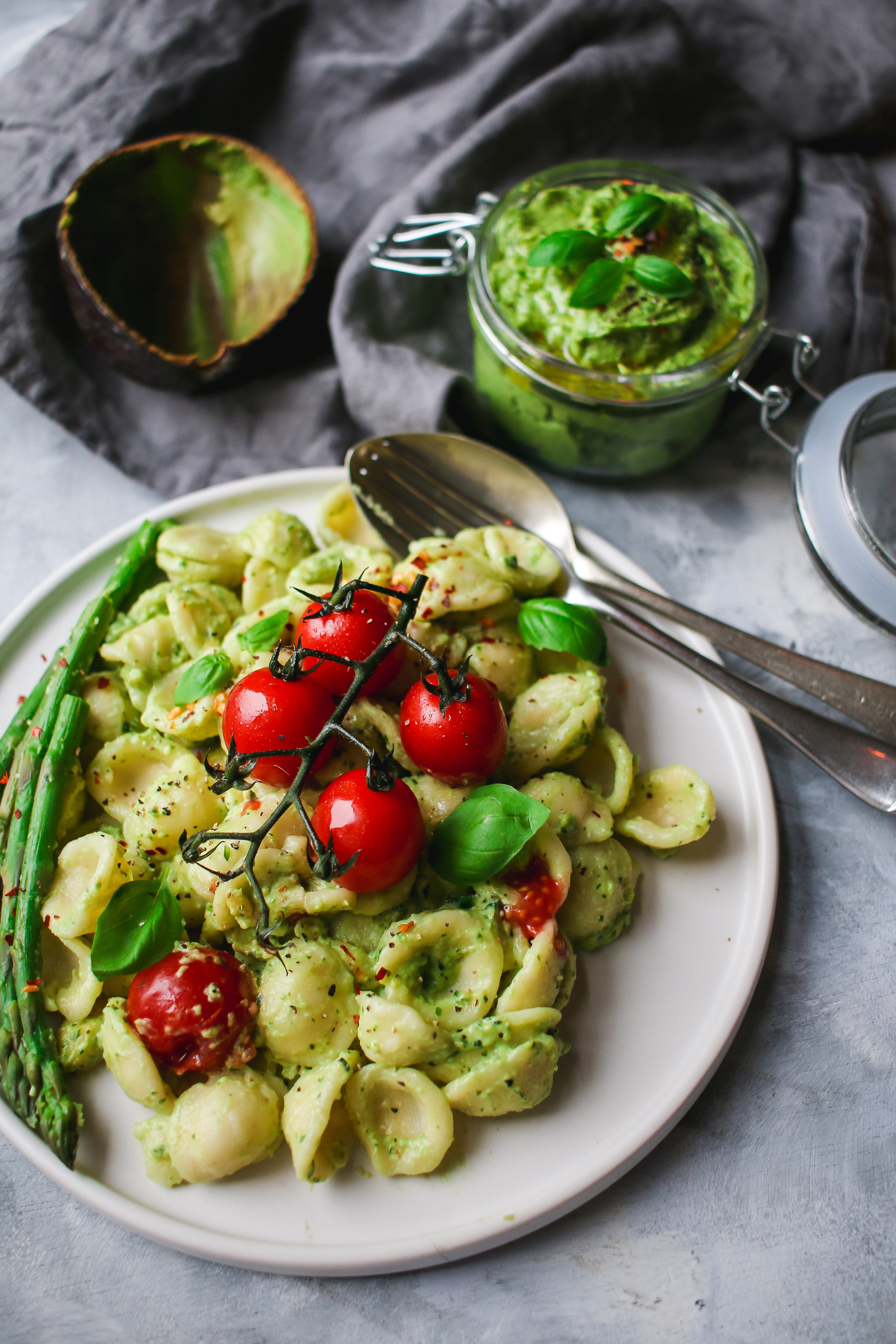 vegan avocado & Basil pesto recipe