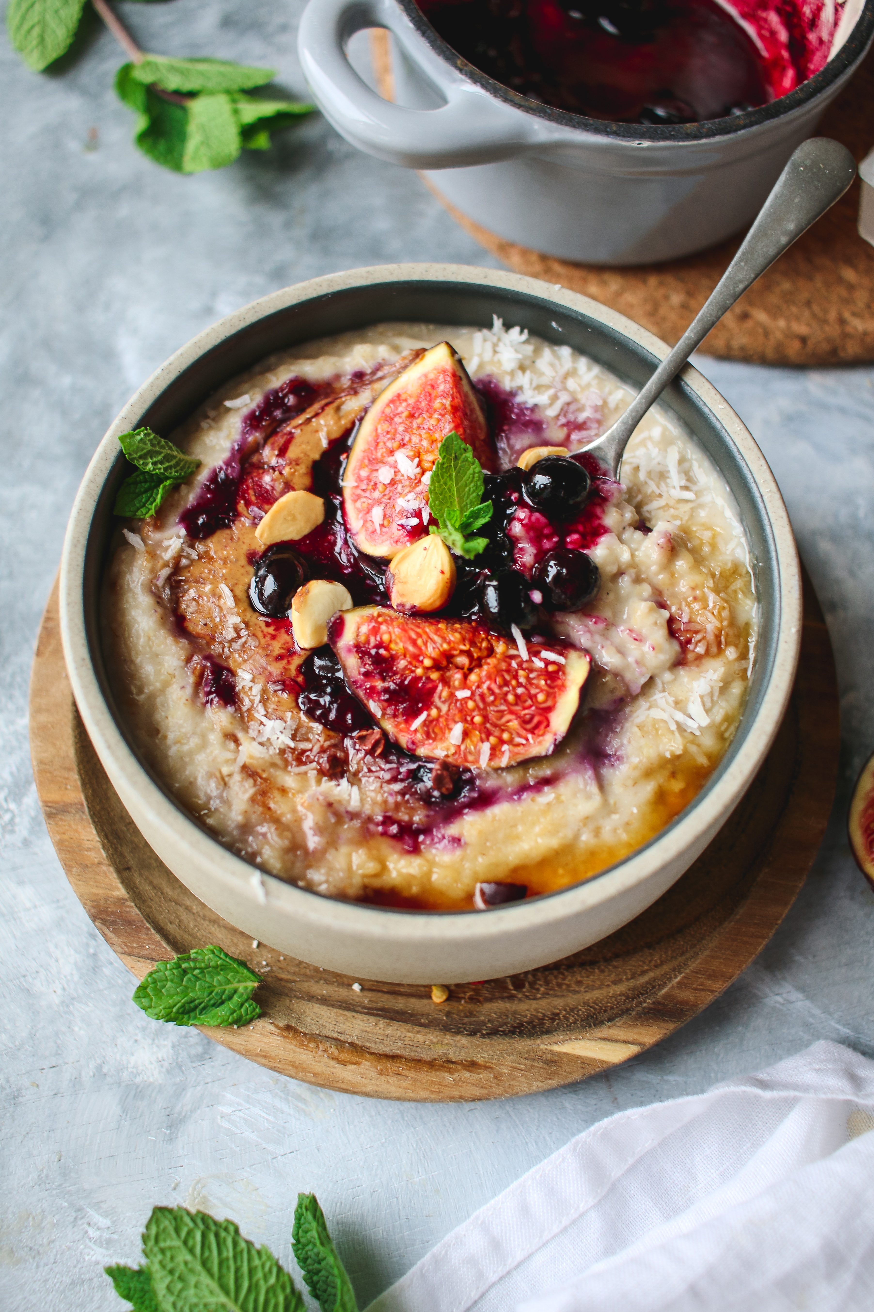 vegan oatmeal with figs