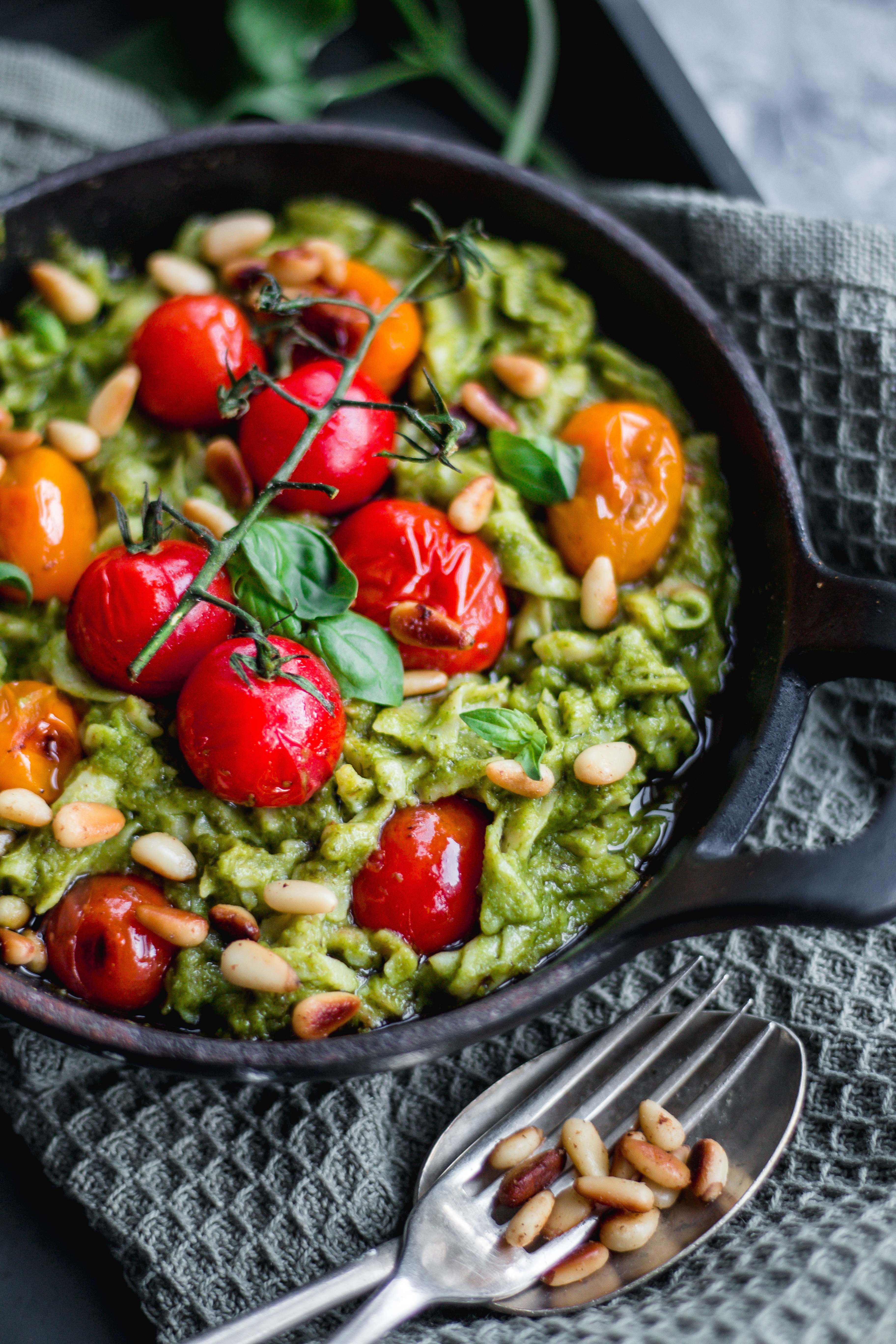 spinach pesto pasta vegan