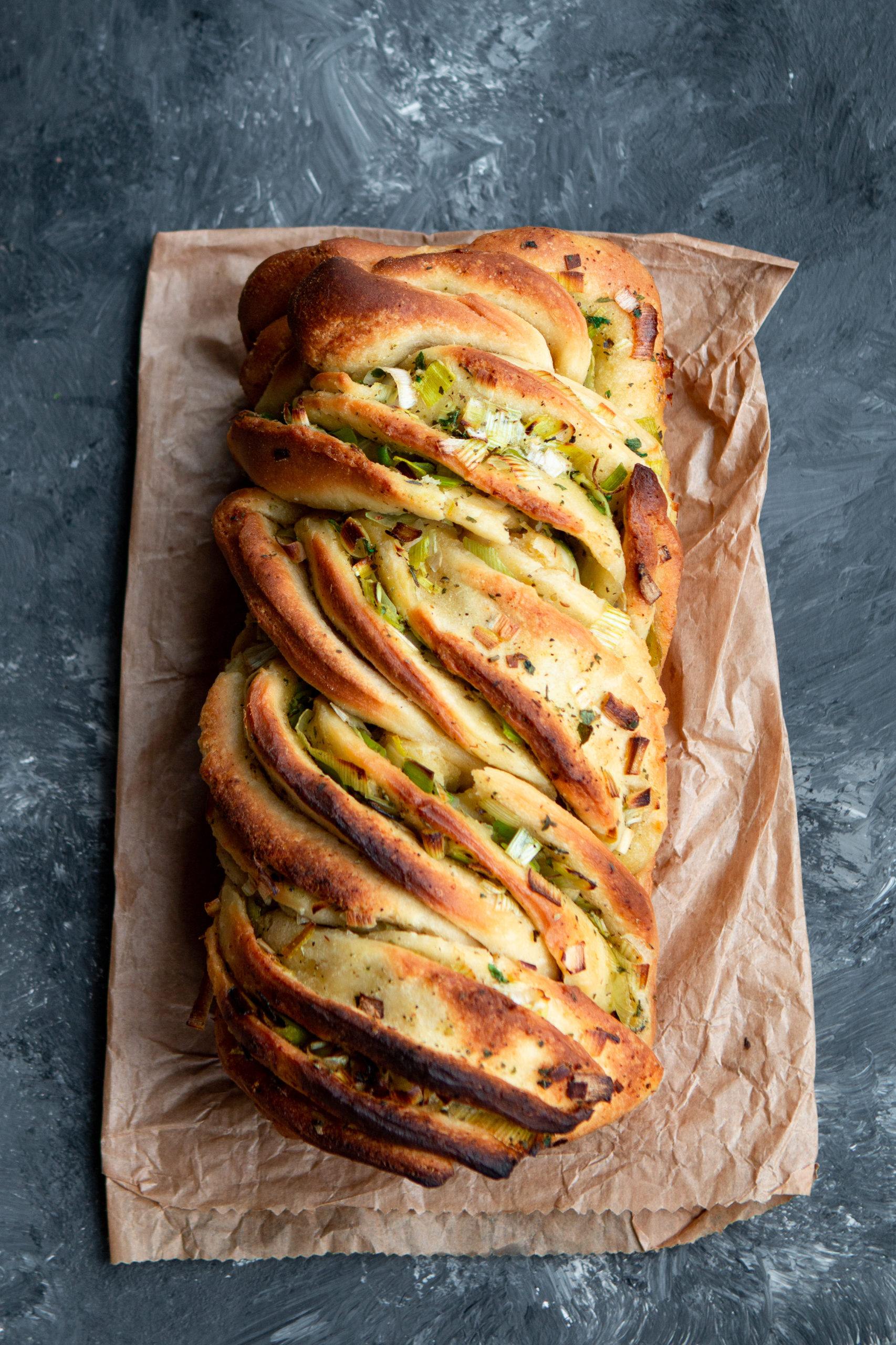 leek and garlic twist bread lucy nd lentils vegan