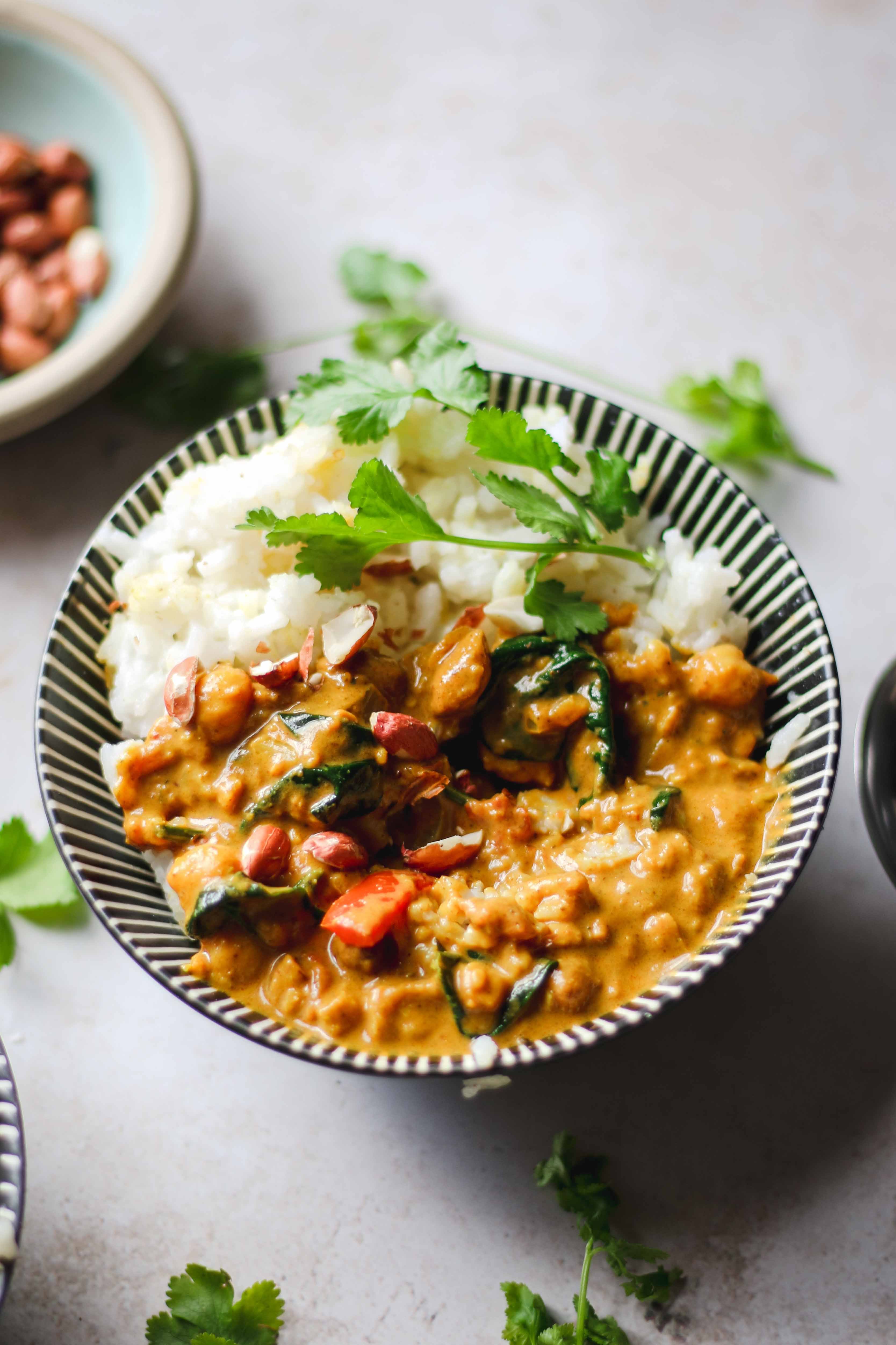 vegan peanut butter chickpea spinach curry