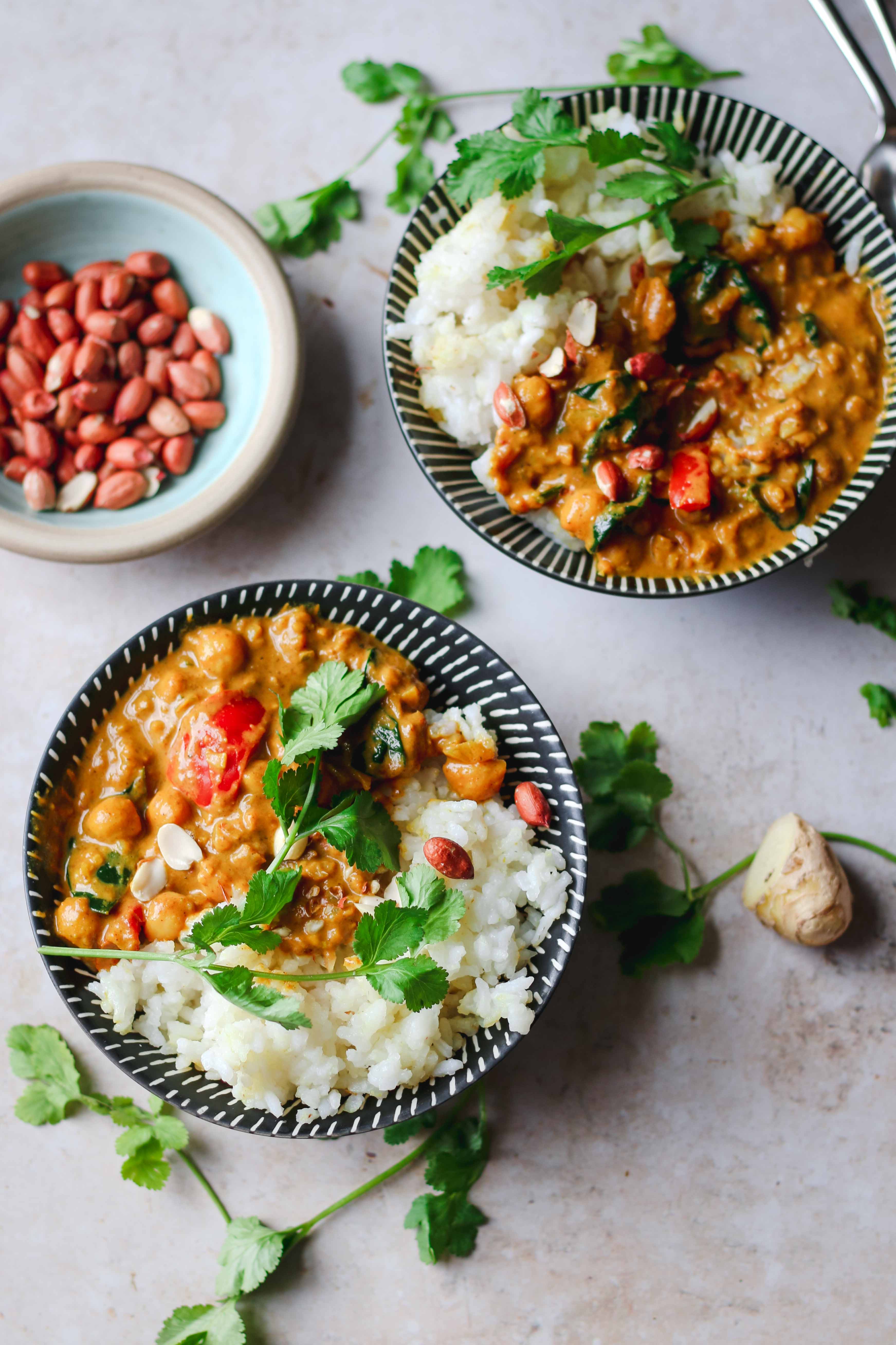vegan peanut butter chickpea spinach curry