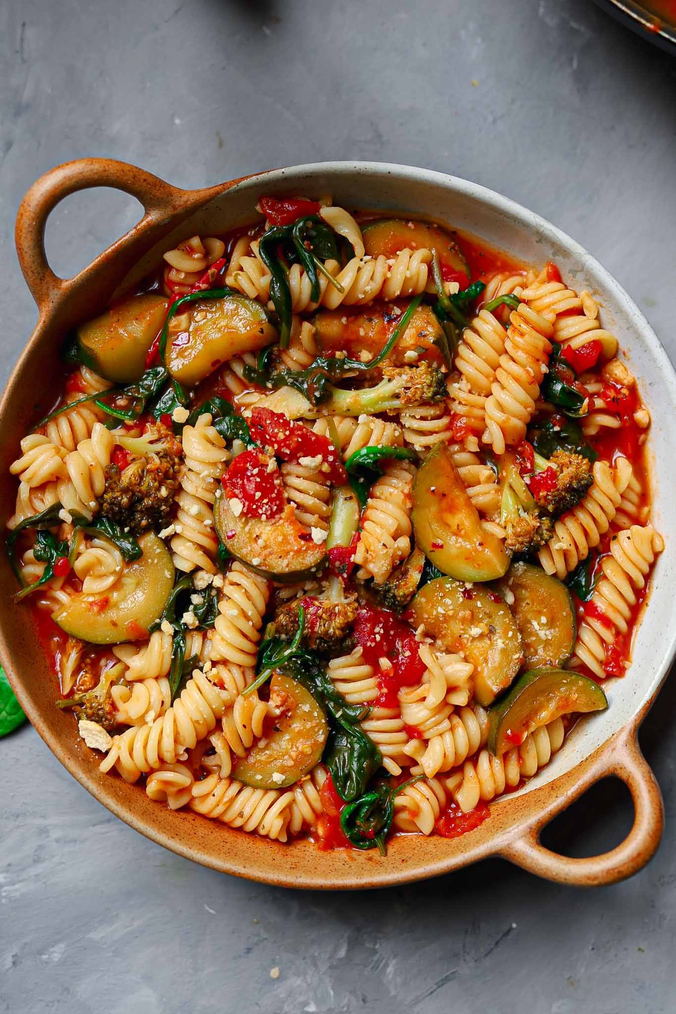 15 Minute Tomato & Herb Pasta - Lucy & Lentils Vegan Recipe