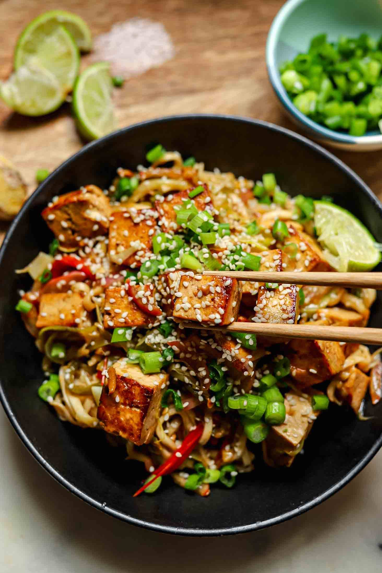 15 Minute Crispy Tofu and Leek Stir Fry - Lucy & Lentils