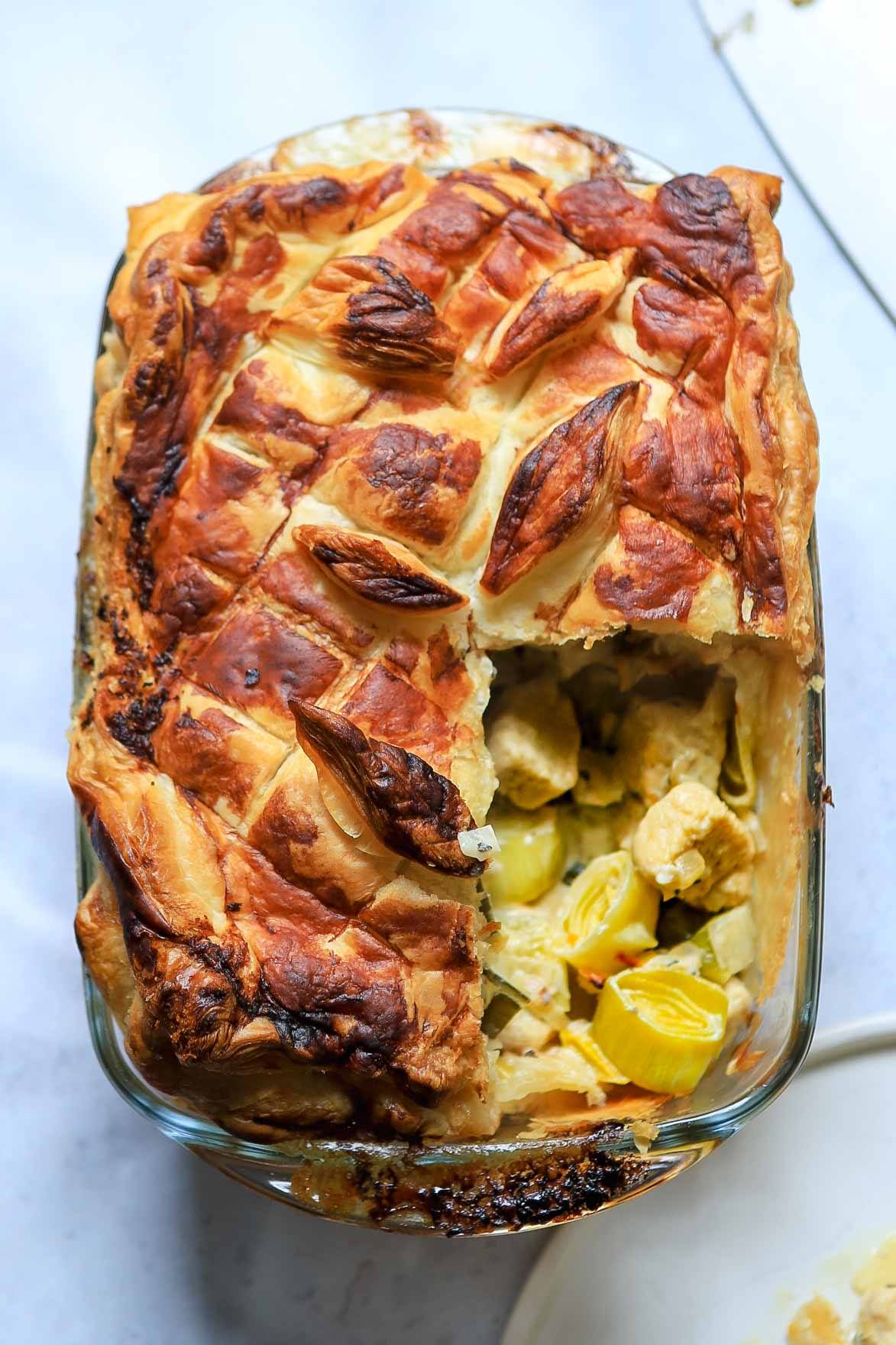 Vegan chicken and leek pie